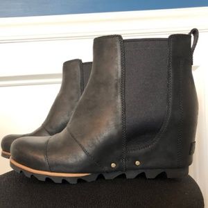 Sorel Joan of Arctic Wedge Chelsea Boot black